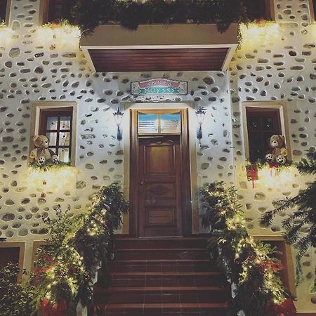 Εννεα Μουσεσ Παραδοσιακός Ξενώνας Velventós Esterno foto