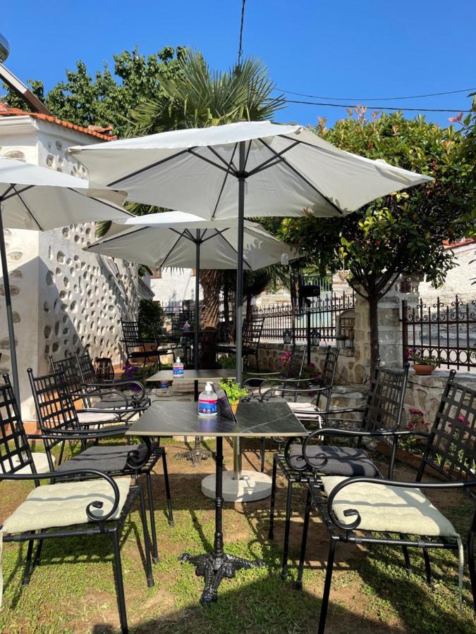 Εννεα Μουσεσ Παραδοσιακός Ξενώνας Velventós Esterno foto
