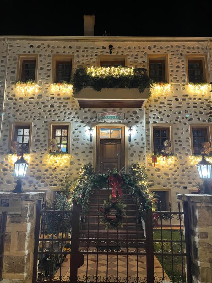 Εννεα Μουσεσ Παραδοσιακός Ξενώνας Velventós Esterno foto